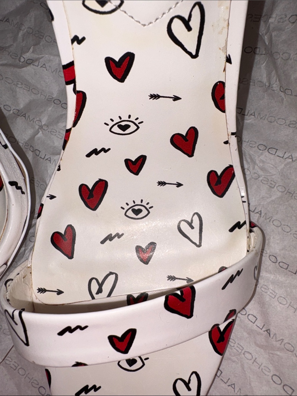 Aldo - White Ankle-Strap Heels with Red & Black Eye doodle- Heart Print -Size 11 - Picture 4 of 16